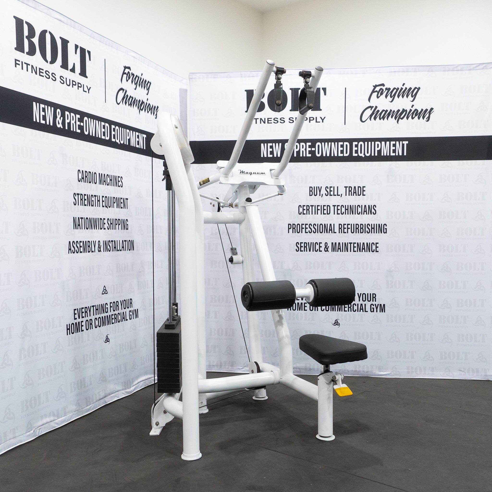 Magnum | Biangular Lat Pulldown | C6244